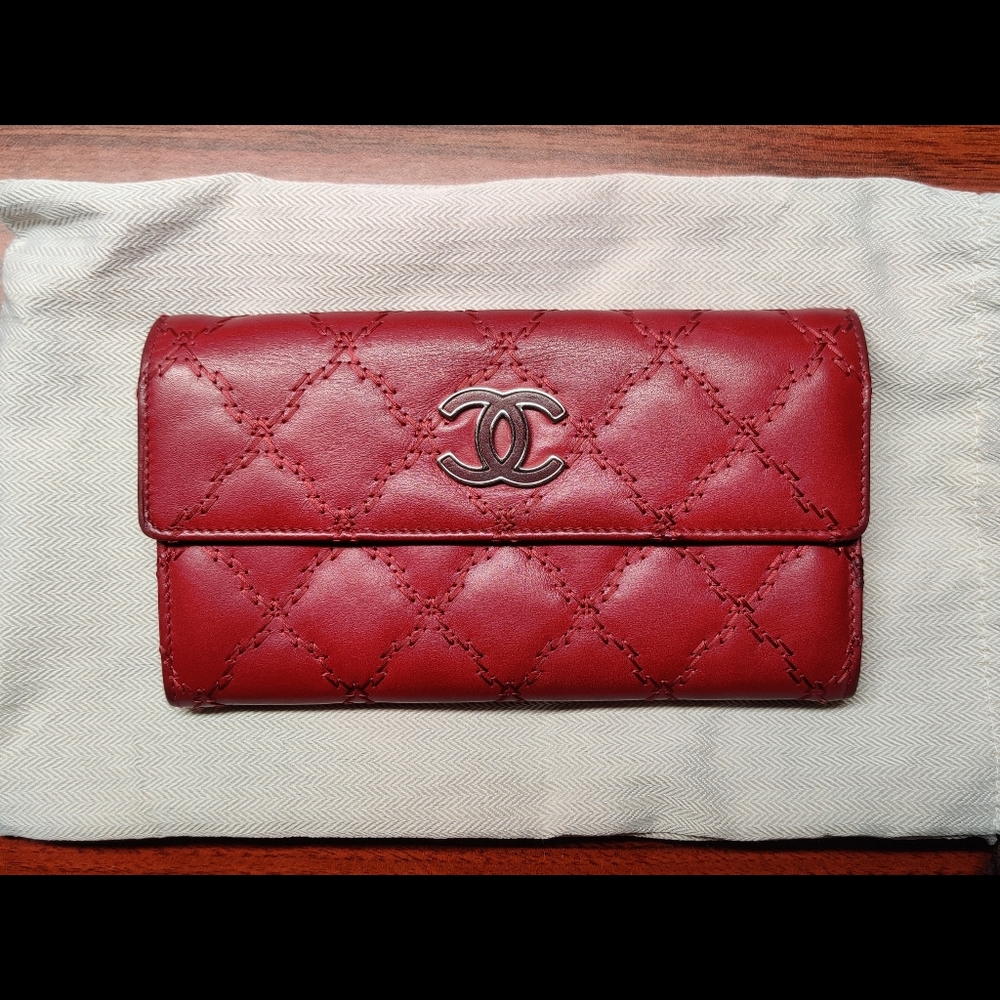 CHANEL Long Wallet Red